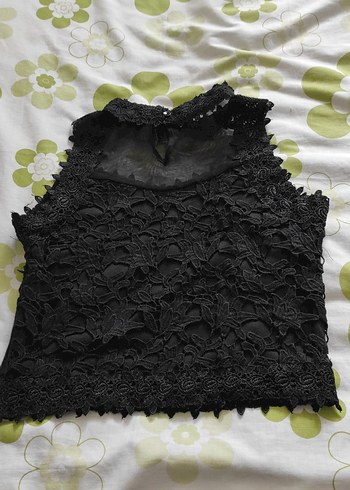 Dantel İşlemeli Siyah Yüksek Yakalı Kolsuz Bluz - Görsel 17
