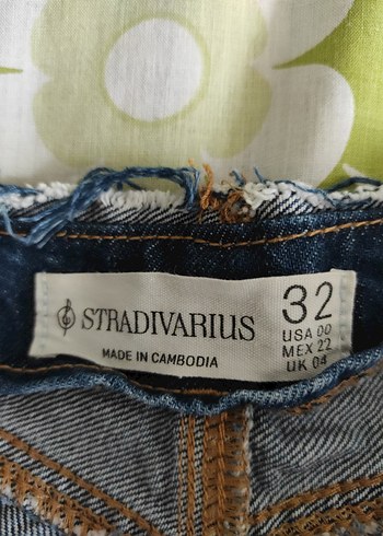 Düğmeli Kot Mini Şort - Gevşek Kesim - Görsel 2