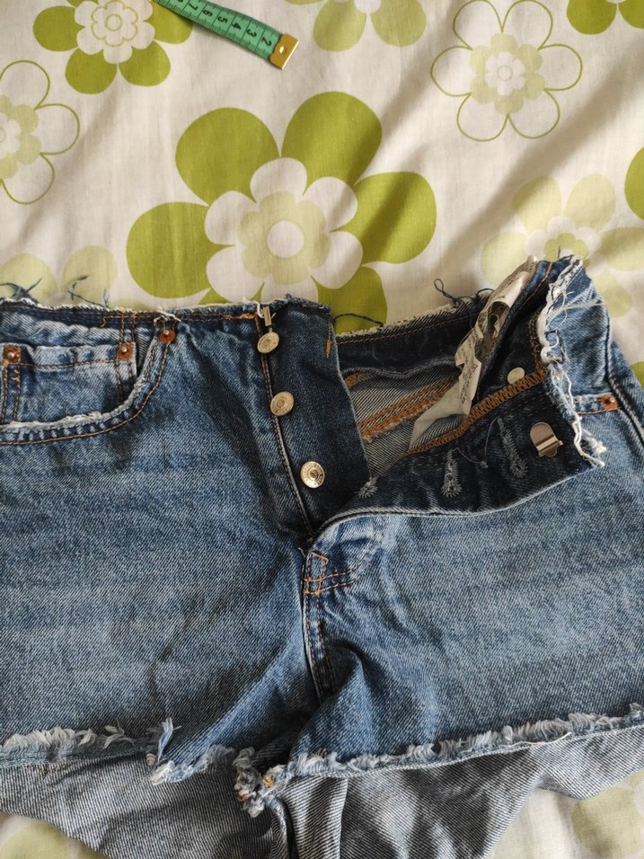 Düğmeli Kot Mini Şort - Gevşek Kesim - Görsel 3