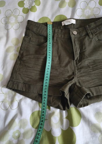 Düğmeli Keten Haki Mini Şort - Görsel 2