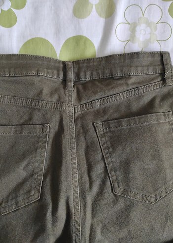 Düğmeli Keten Haki Mini Şort - Görsel 8