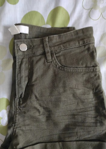 Düğmeli Keten Haki Mini Şort - Görsel 6