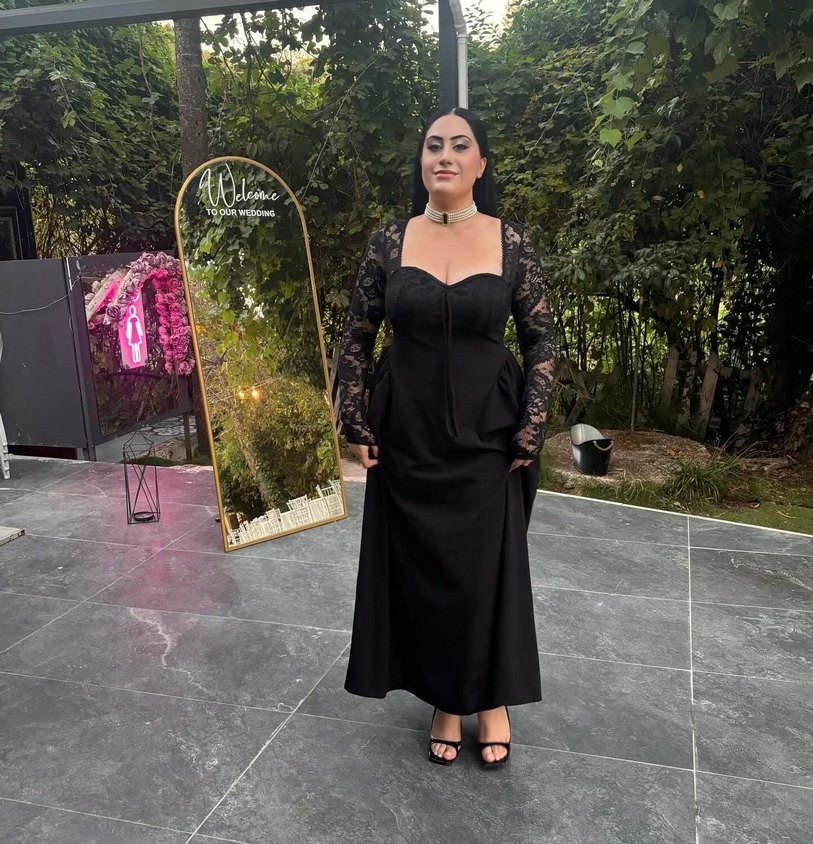 Siyah Dantel Detaylı Uzun Straplez Elbise - Görsel 2