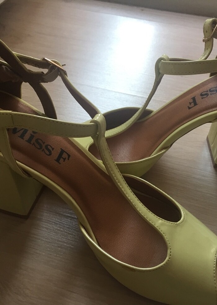 Kalın topuk ayakkabı - Görsel 3