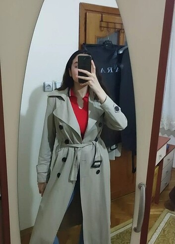 Bej trençkot