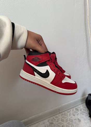 26 Beden Kırmızı Erkek Çocuk Spor Ayakkabı Velcro