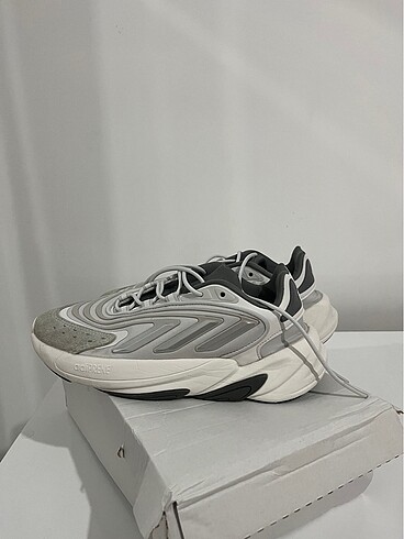 Adidas Adidas özelia