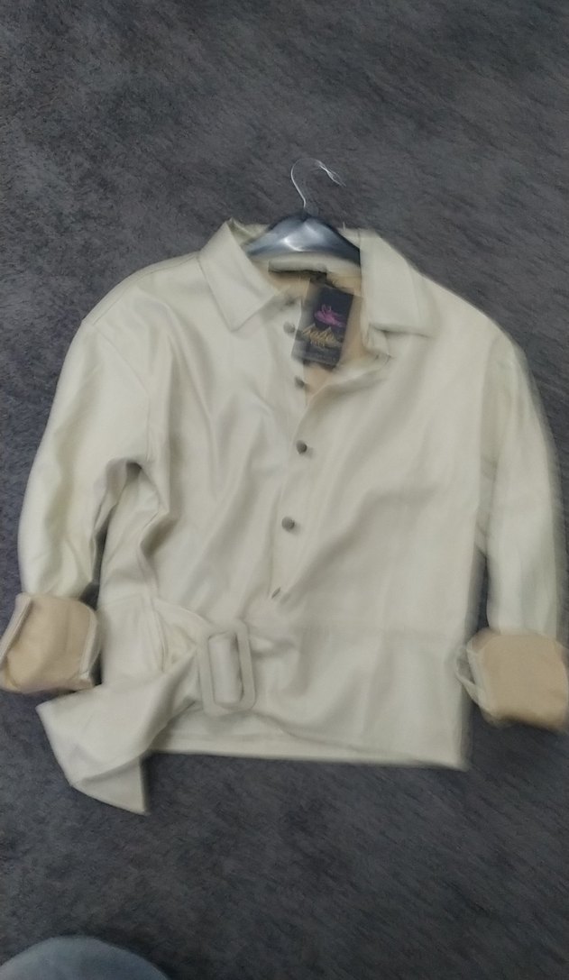 Düğmeli Beyaz Deri Kadın Gömlek - Görsel 3