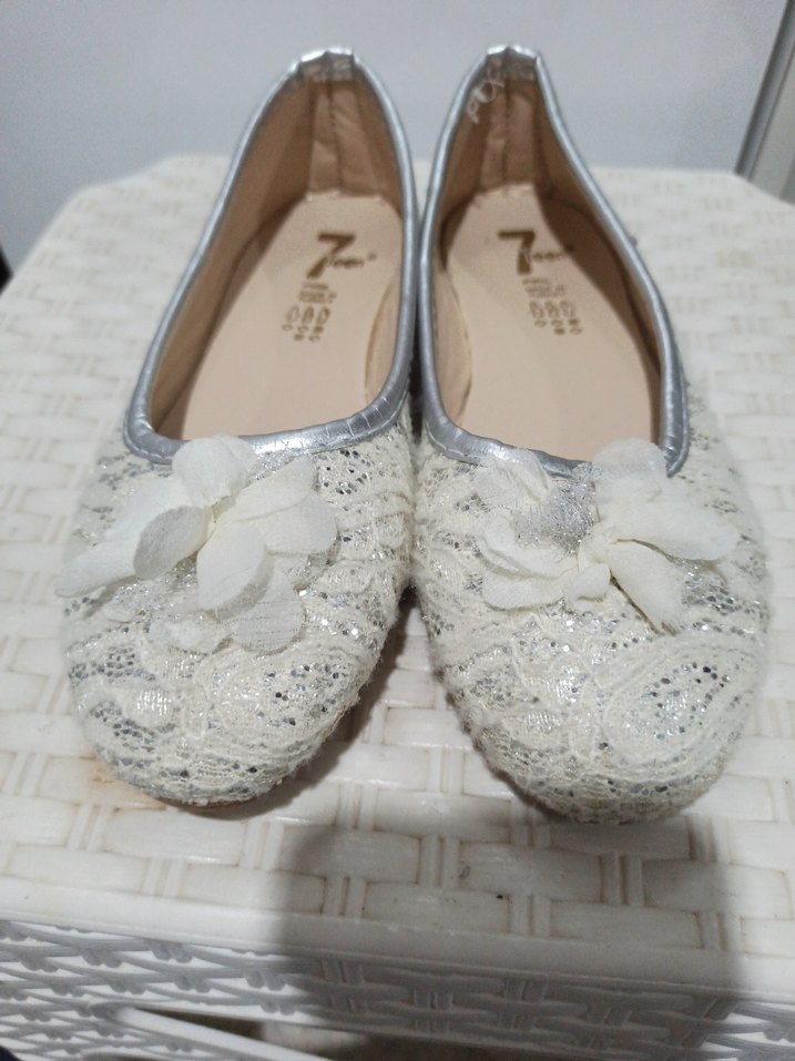 Kızlar için Beyaz Dantel Çiçekli Babet - Görsel 3