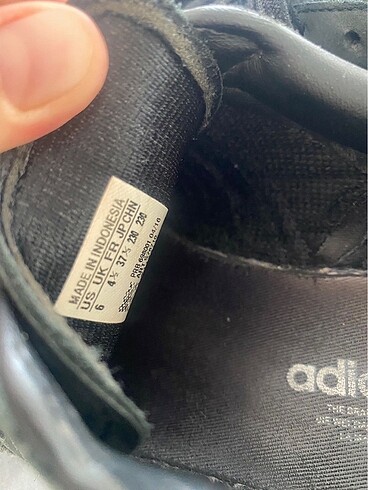 37,5 Beden Adidas ayakkabı