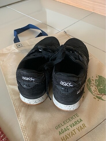 37 Beden siyah Renk Orjinal Asics gel ayakkabı 37