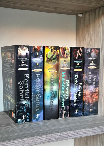 ÖLÜMCÜL OYUNCAKLAR - Cassandra Clare (TAM SET, ÇOK TEMİZ)
