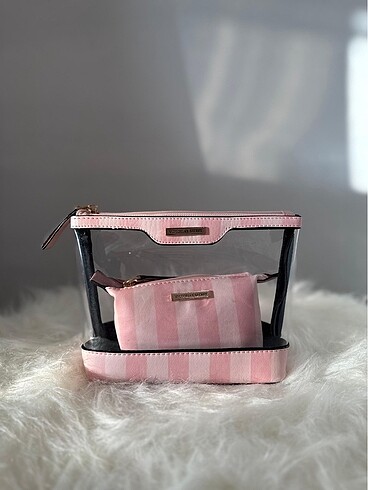 Pembe yavrulu makyaj çantası