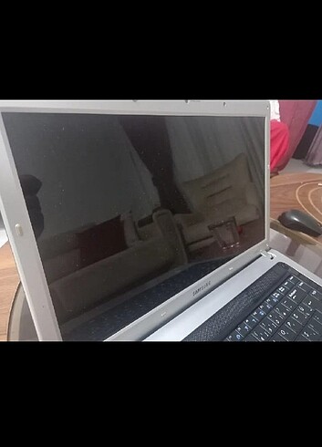 Samsung laptop anakart arızası vardir 