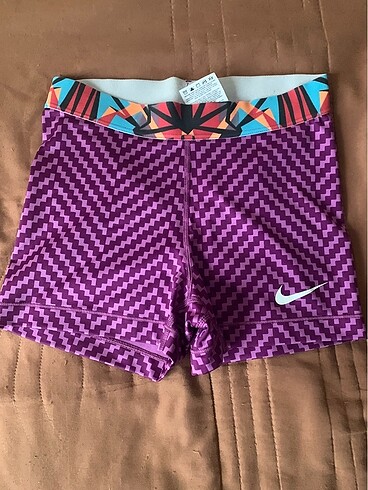 Kadın kısa nike tayt