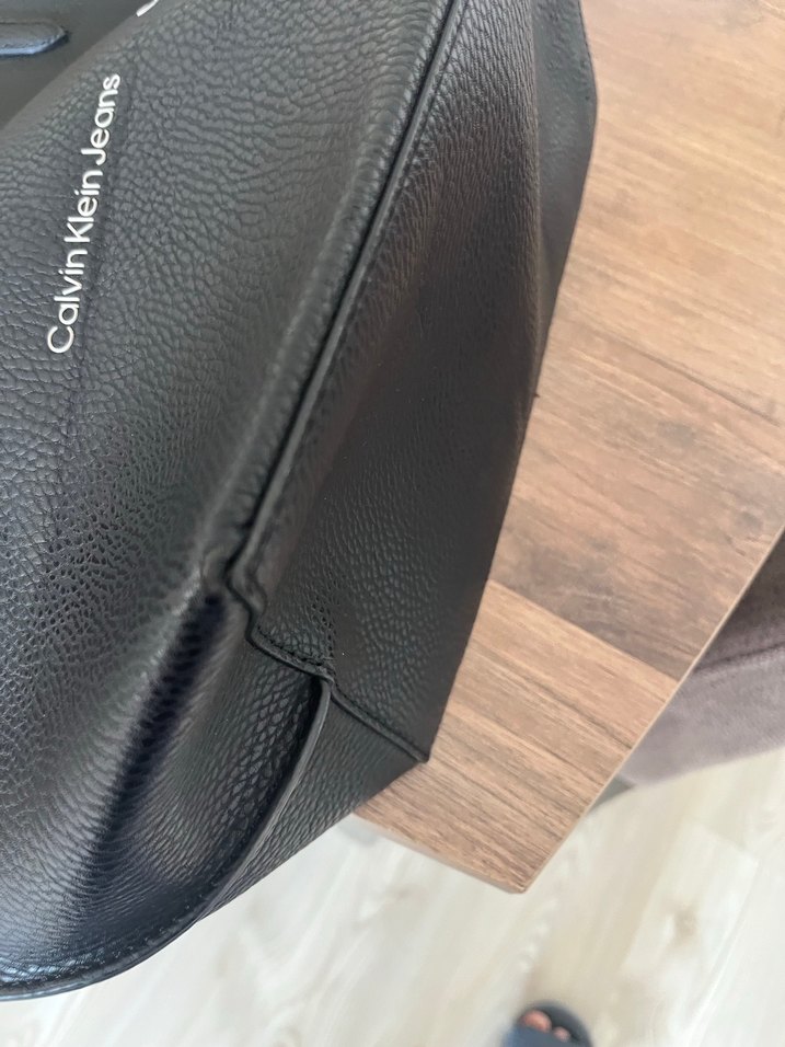 Calvin Klein Siyah Deri Kadın Omuz Çantası - Görsel 4