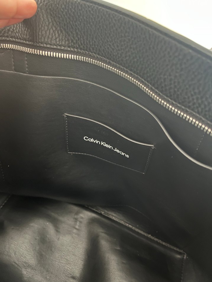 Calvin Klein Siyah Deri Kadın Omuz Çantası - Görsel 3