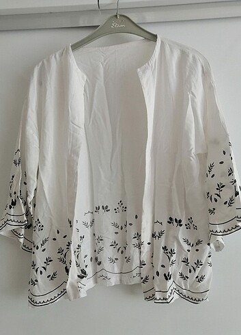 Tasarımcı Beyaz Kimono desenli
