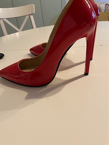 37 Beden Kırmızı stiletto