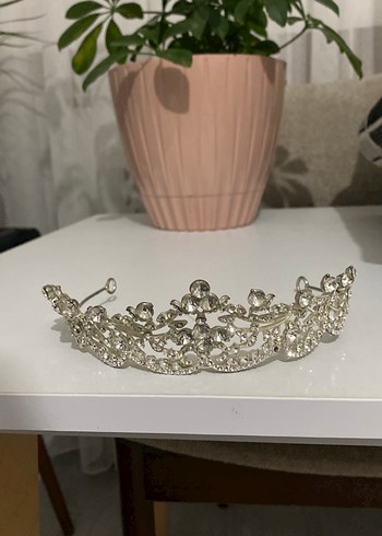 Beyaz Payetli Klasik Gelin Tacı