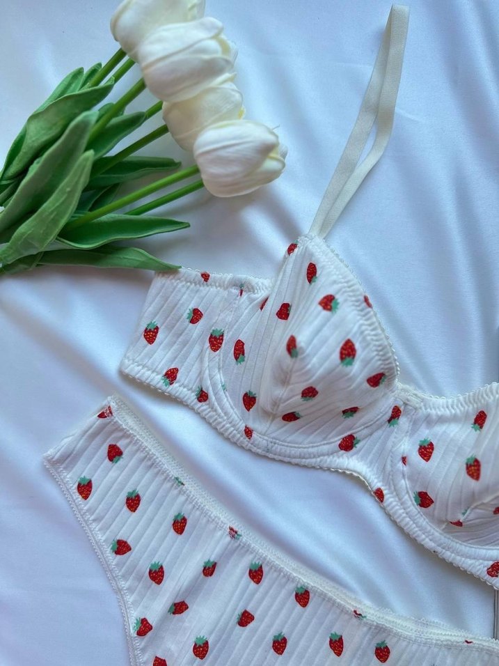 Beyaz Çilek Desenli Bohem Sütyen Takımı - Görsel 2