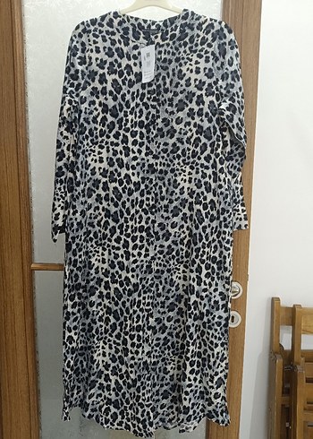 Leopar Desenli Uzun Gri Kadın Elbise - Görsel 2