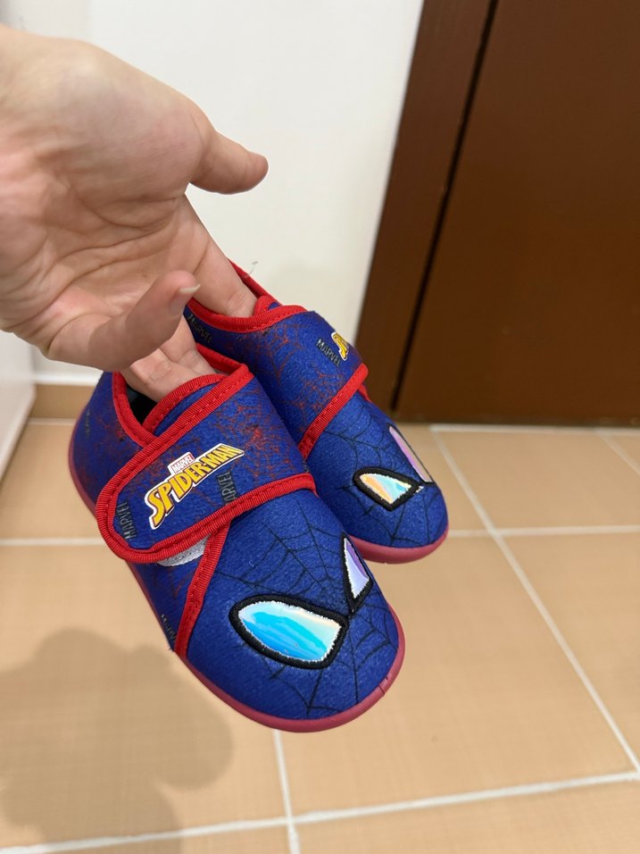 Erkek Çocuk Mavi Spiderman Kaydırmaz Terlik - Görsel 3