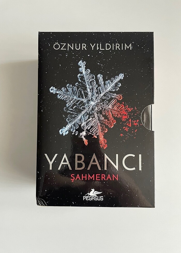 öznur yıldırım yabancı 2 kitap ciltli kutulu set - Görsel 2