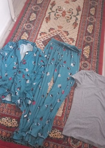 Turkuaz Çiçek Desenli Kadın Pijama Takımı - Görsel 2