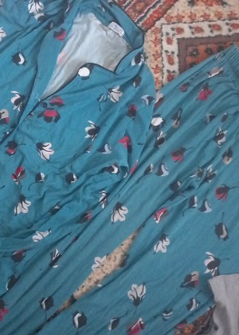 Turkuaz Çiçek Desenli Kadın Pijama Takımı - Görsel 3