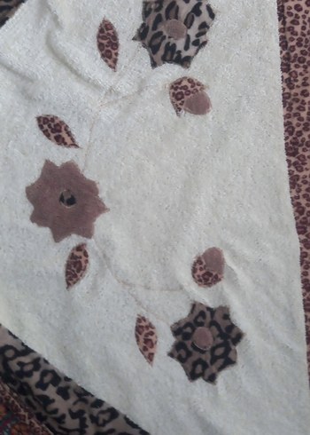 Kahverengi Çiçek Desenli Battaniye - Görsel 4