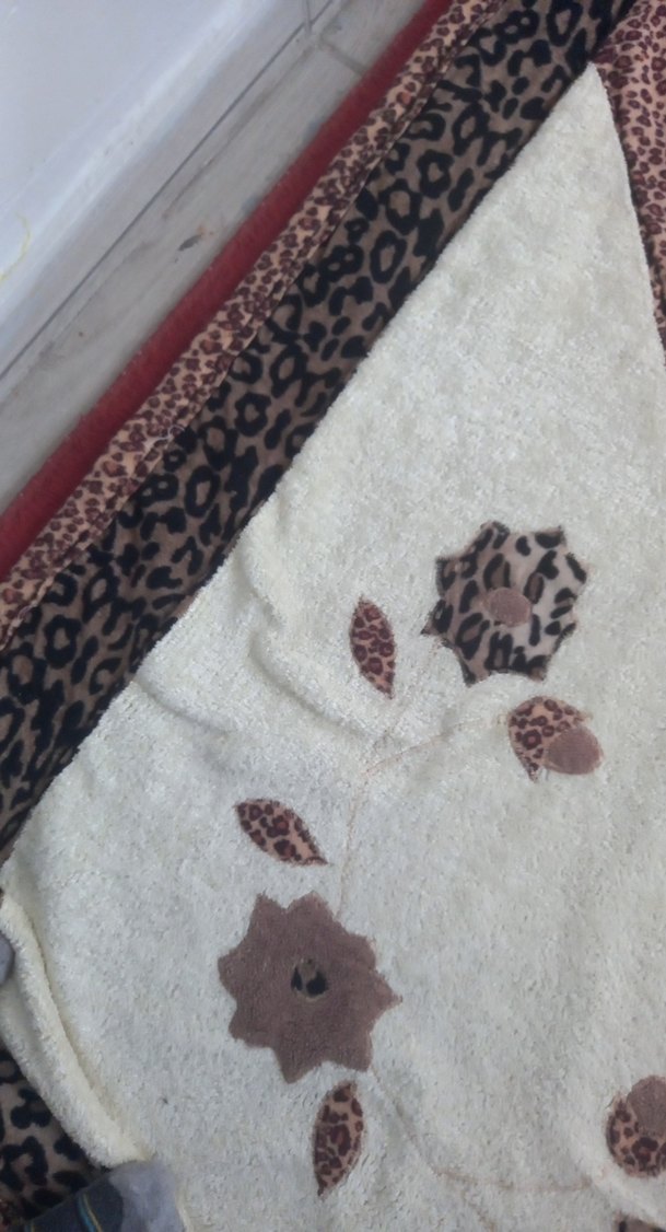 Kahverengi Çiçek Desenli Battaniye - Görsel 5