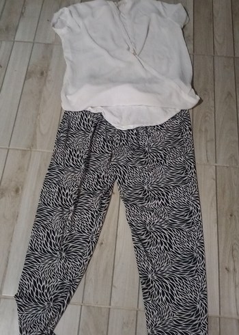 Gri Beyaz Zebra Desenli Rahat Kesim Kadın Pantolon