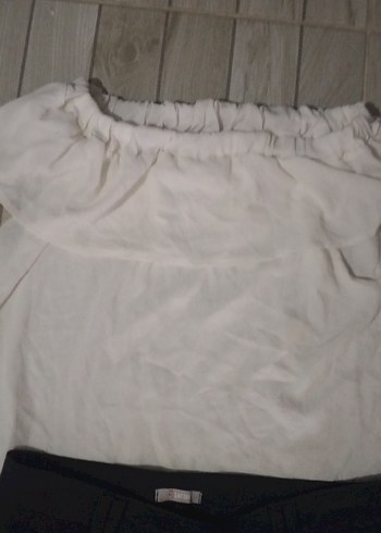 m Beden Beyaz Bluz ve Siyah Mini Şort Takım