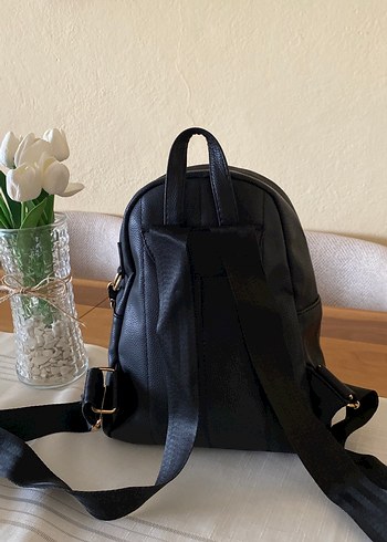 Nine West Nine West Zincir Detaylı Siyah Deri Kadın Sırt Çantası