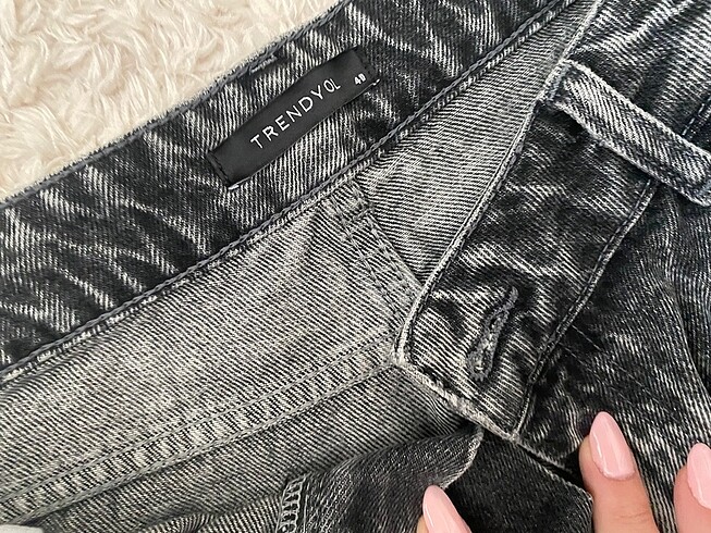 Trendyol & Milla Antrasit/Gri denim kot jean yırtıklı şort