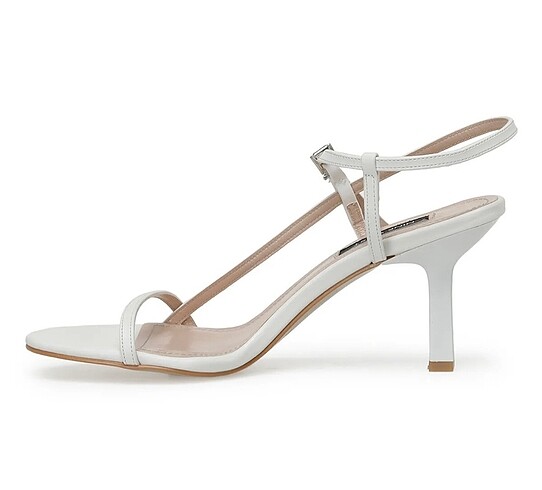 39 Beden Nine West beyaz topuklu sandalet