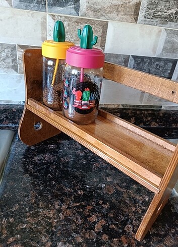 Ahşap baharat standı