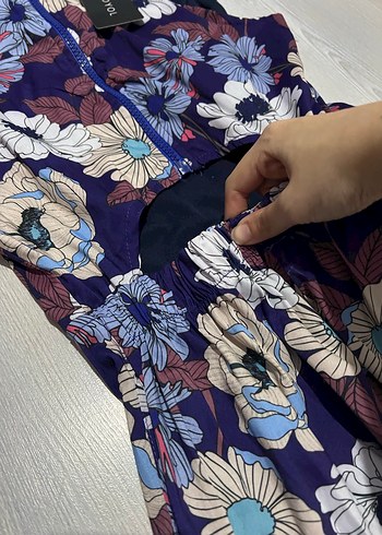 Kadın Çiçek Desenli Kısa Tulum - Görsel 5