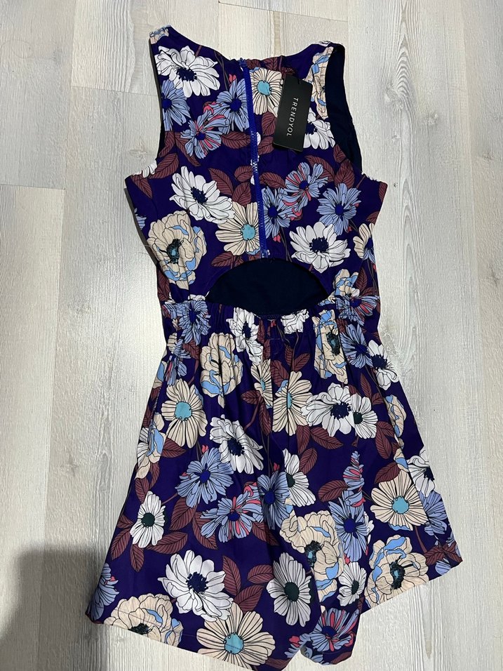 Kadın Çiçek Desenli Kısa Tulum - Görsel 4