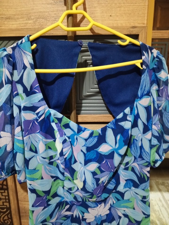 Mavi V Yakalı Drapeli Midi Elbise - Görsel 4