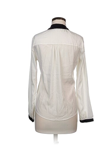38 Beden Fabrika Bluz %70 İndirimli.