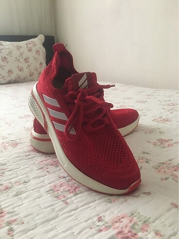 Adidas Kırmızı spor ayakkabı