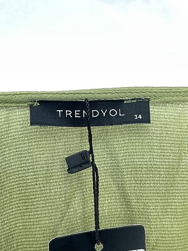 34 Beden yeşil Renk Trendyol & Milla Bluz %70 İndirimli.