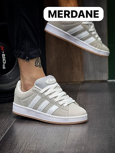 Adidas campüs