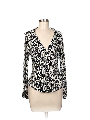 Zara Bluz %70 İndirimli.