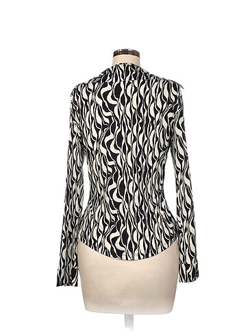 m Beden Zara Bluz %70 İndirimli.