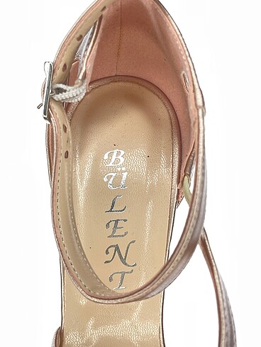 39 Beden çeşitli Renk Vintage Love Platform %70 İndirimli.