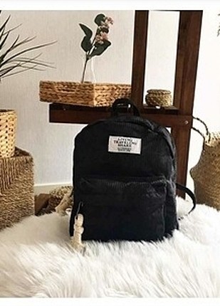 Kadife sırt cantası