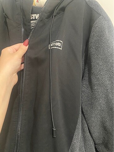 m Beden Pull and bear mont